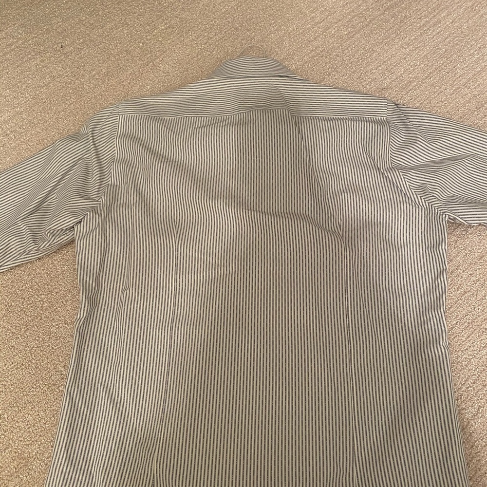 Men’s button down - Picture 3 of 3